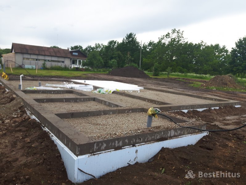 fundament-teplij-pol