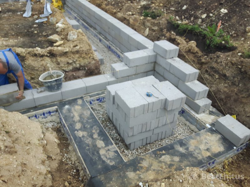 fundament-teplij-pol